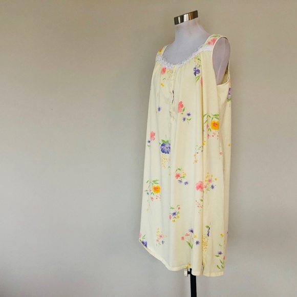 Yellow Floral Sleeveless Square Neck Medium Nightgown SECRET TREASURES - Picture 7 of 9